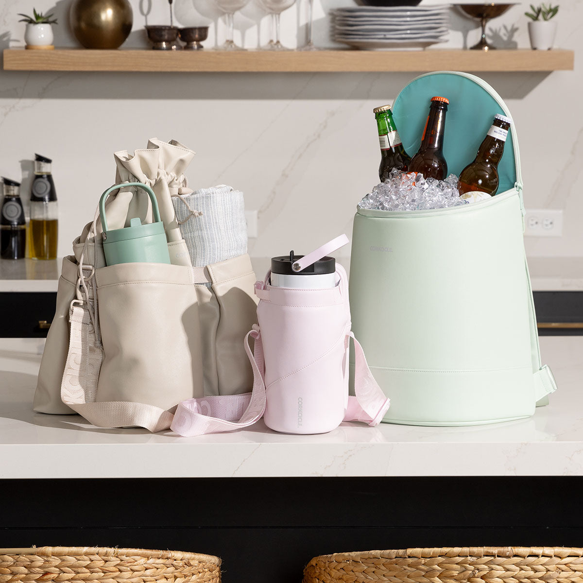 beverage-bucket-bag-o3 6c4793ad3b8e--group-lifestyle1.jpg