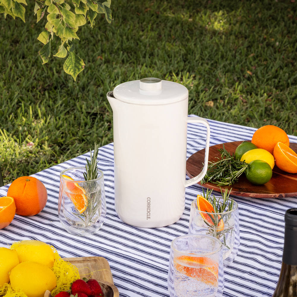 pitcher-w4 OatmilkPitcher_Lifestyle.png